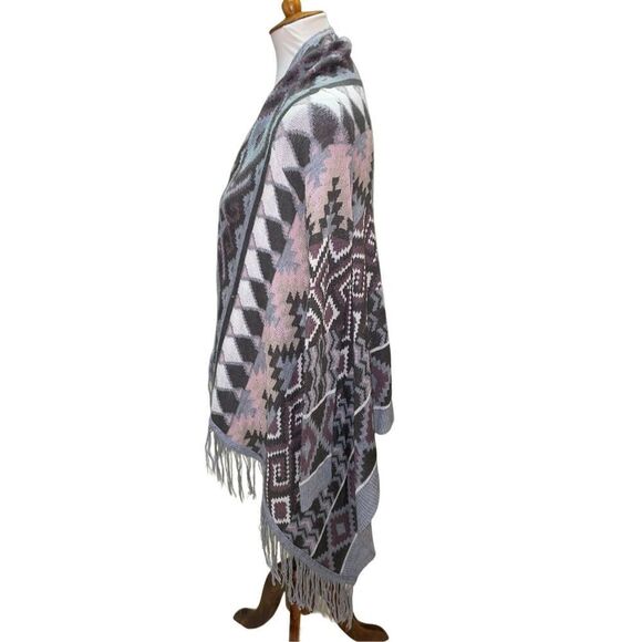 Charlotte Russe Multi-Color Southwestern Style Poncho/Shawl with Fringe Size Sma - Picture 9 of 14